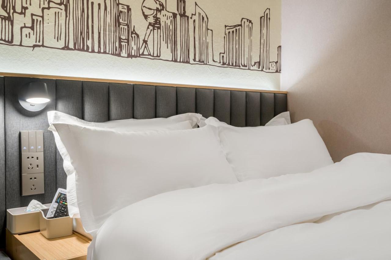 Meego Smart Select Hotel Shanghai Exterior foto