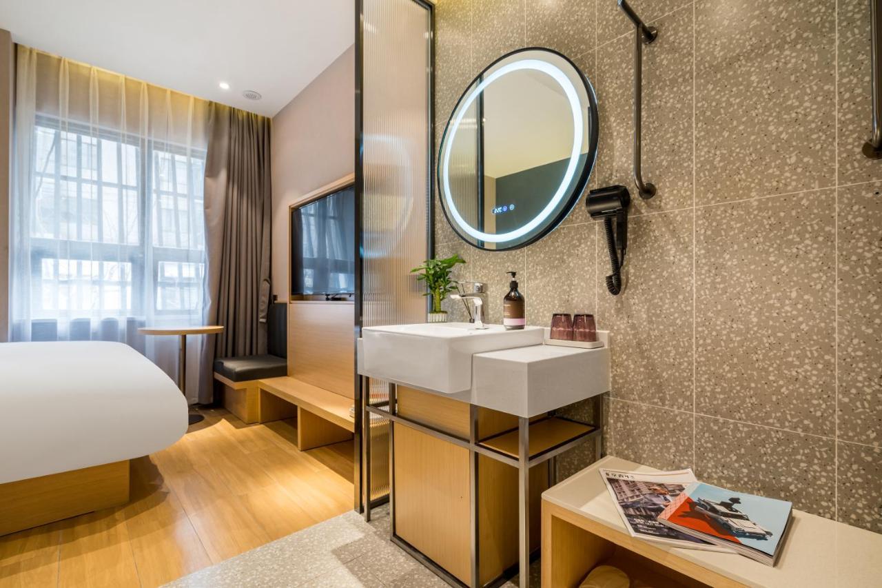 Meego Smart Select Hotel Shanghai Exterior foto